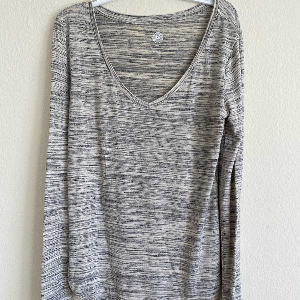 Grey/white long sleeve